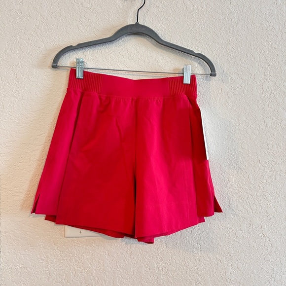 NWT Lululemon Stretch Woven Relaxed-Fit HR Short 4" / Cherry Mist - Picture 2 of 8